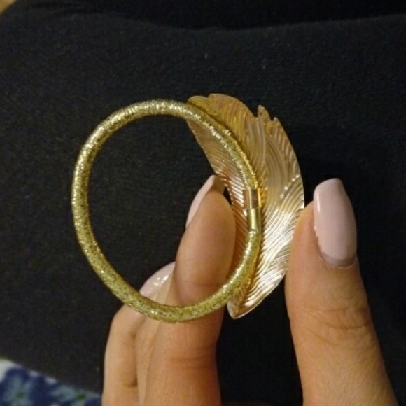 Gold Hair Pony tail elastic with Leaf and Barrett Bundle NWT - Picture 7 of 8